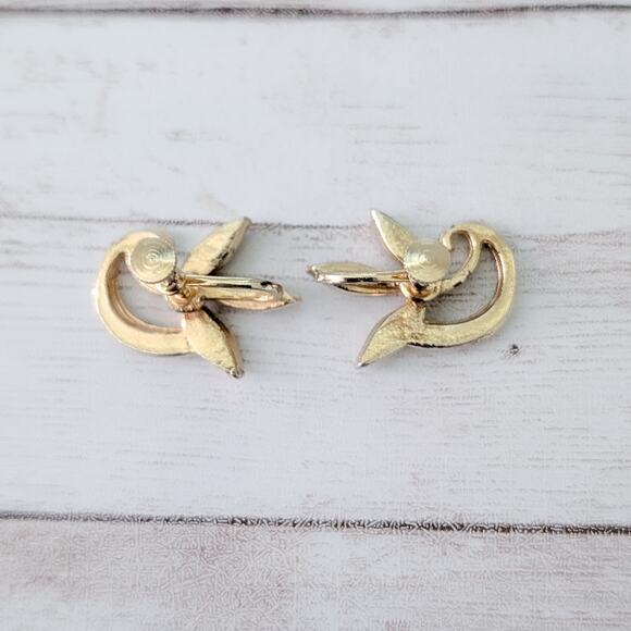 Vintage Screw Back Earrings Classy Elegant Gold Tone & Clear Gem Statement - Picture 8 of 8